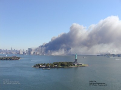  11 سبتمبر  غزوة مانهاتن  صور لم تراها من قبل نوفمبر13 /2011 Gjs-wtc055-870x652