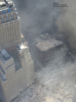 11 سبتمبر  غزوة مانهاتن  صور لم تراها من قبل نوفمبر13 /2011 Gjs-wtc131-870x1160